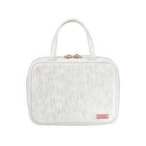 Aruba White ML Traveler